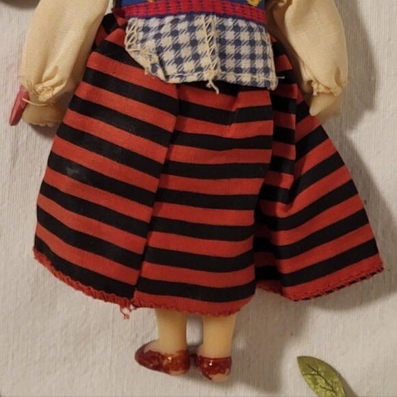 Vintage USSR Soviet miniature plastic Doll, Folk Costume traditionnel Antique - Picture 12 of 17